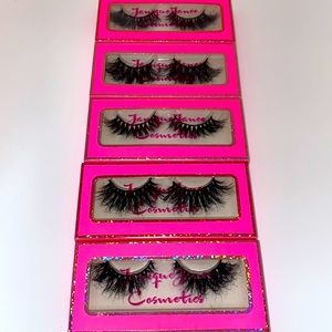 100% Human hair Lashes by JaniqueJanee Cosmetics